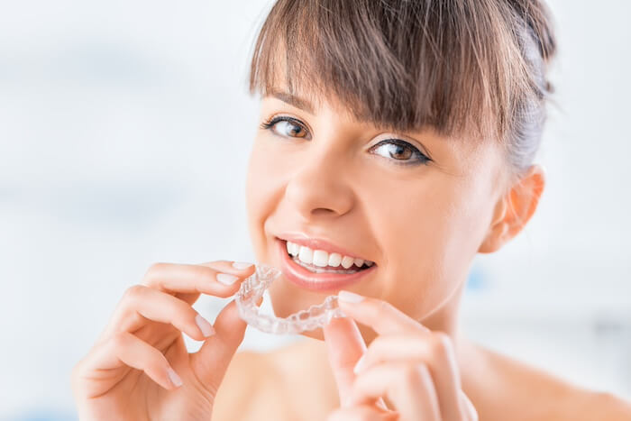 Invisalign vs. Braces: Cost Comparison Guide